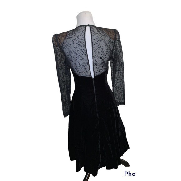 Vintage Black Velvet Dress Karen Lucas for Niki Sweetheart Neck Sz‎ 6 Sheer - Picture 3 of 11